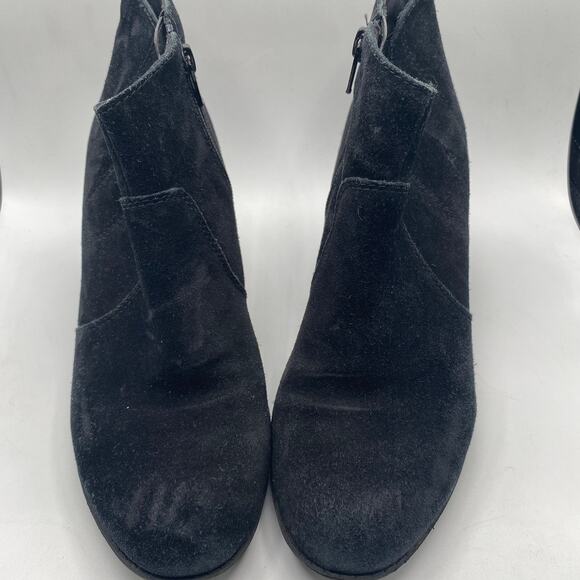 Clarks Black Suede Stacked Heel Ankle‎ Booties Size 8 - Picture 2 of 9